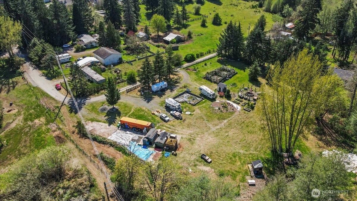 6137 Kirsop Road Property Photo