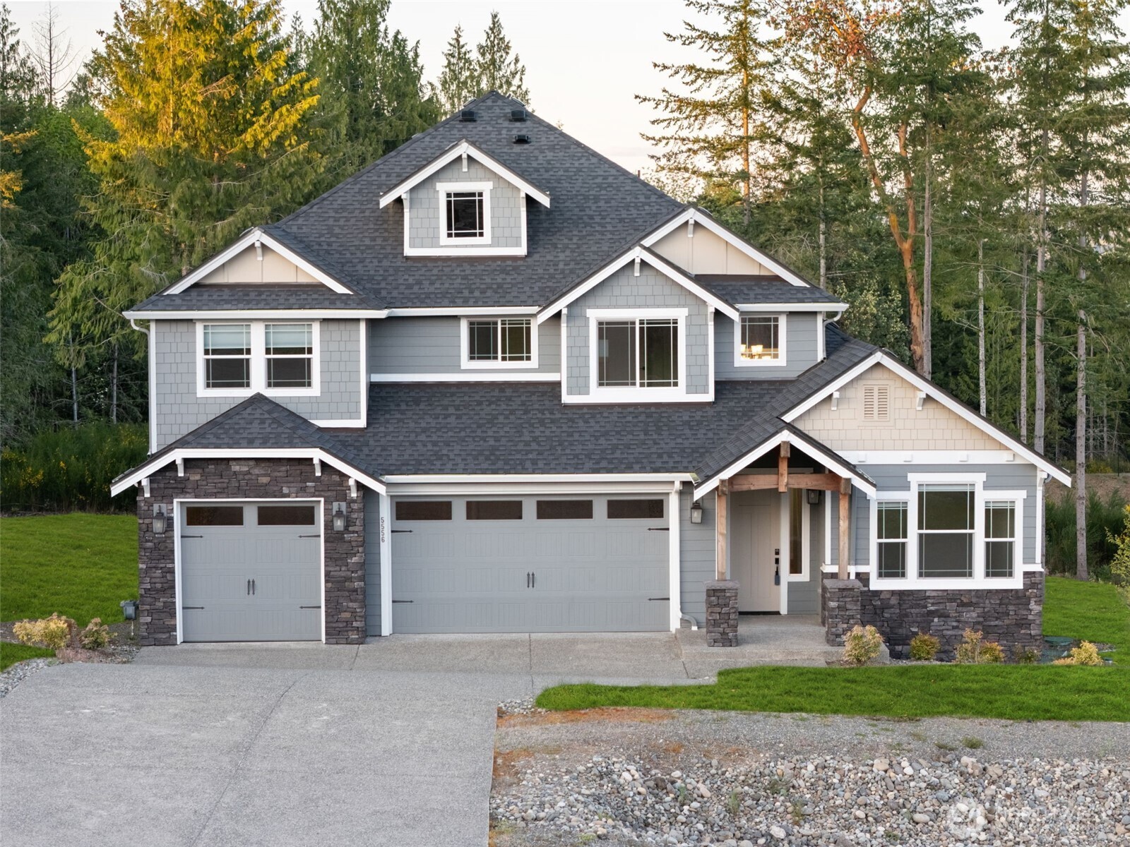 5556 Nw Bonfire Court Property Photo
