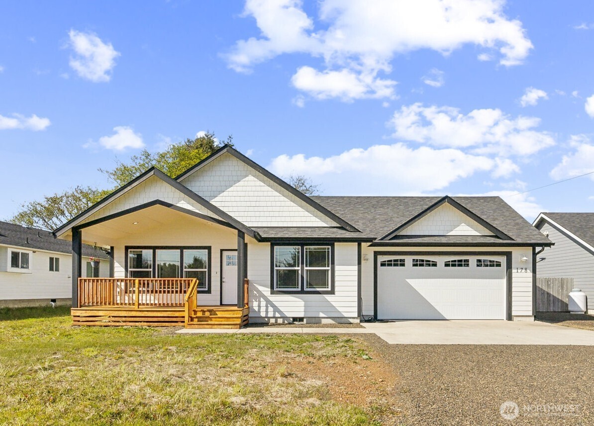 178 Pacific Boulevard Property Photo
