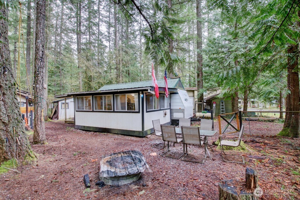 129 6 Riverside Drive Property Photo 1