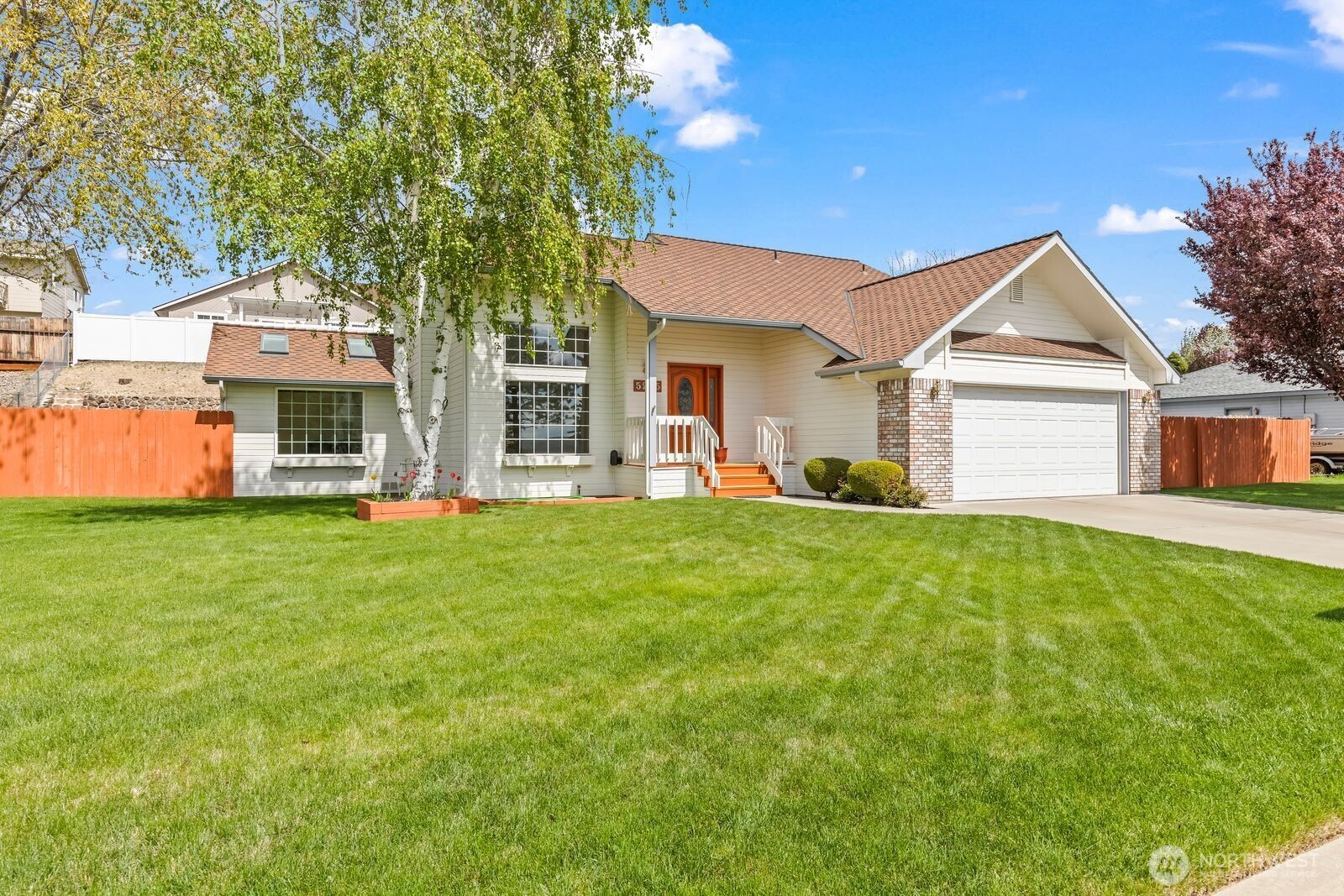 5205 N Canyon Road Property Photo