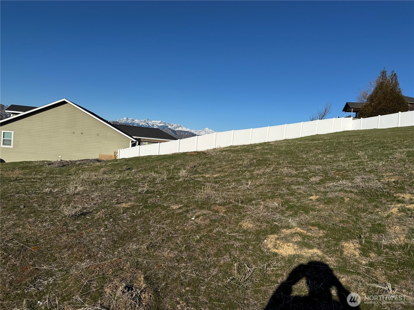 990 Sage Crest Drive Property Photo 5