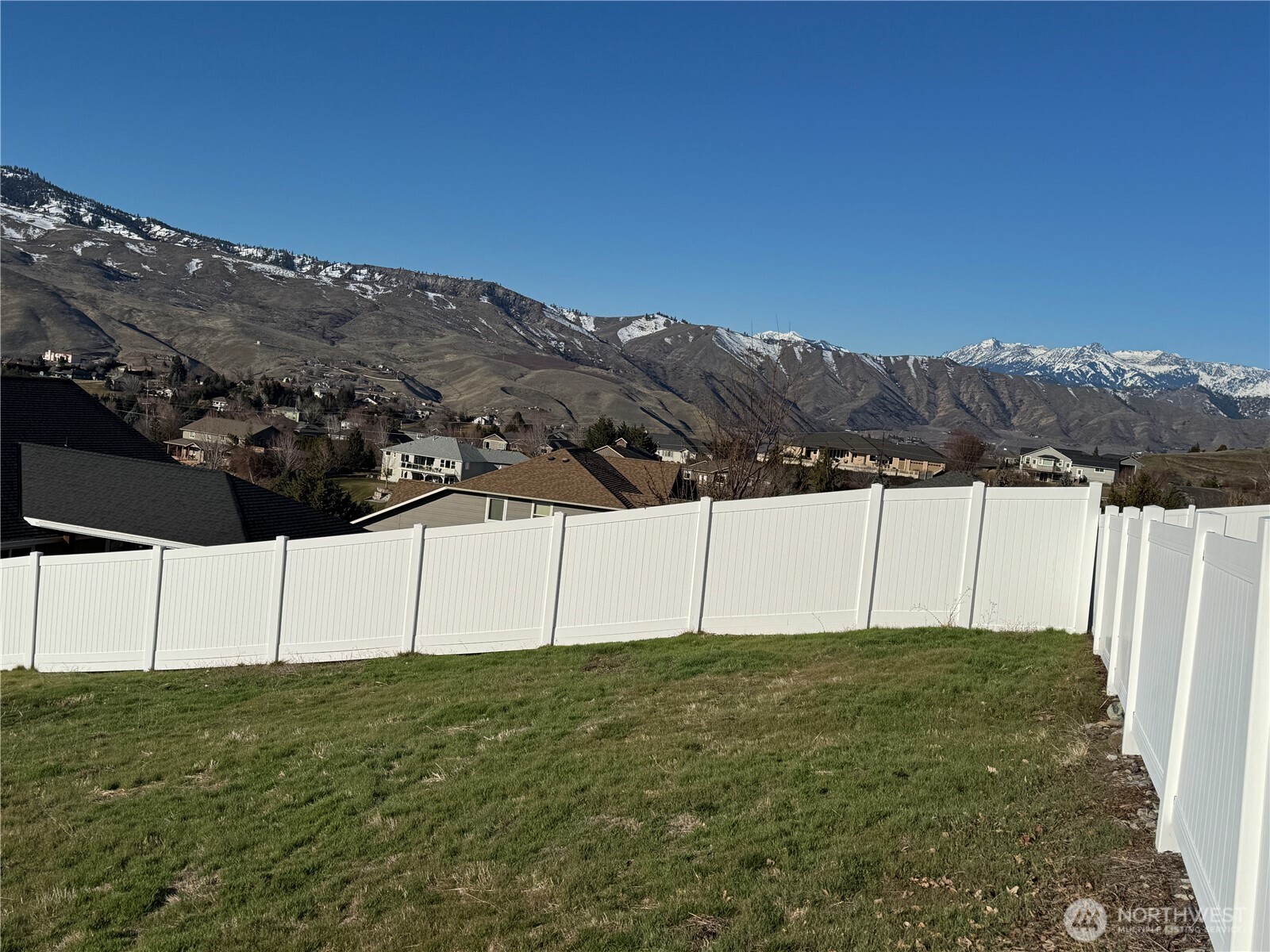 990 Sage Crest Drive Property Photo 6