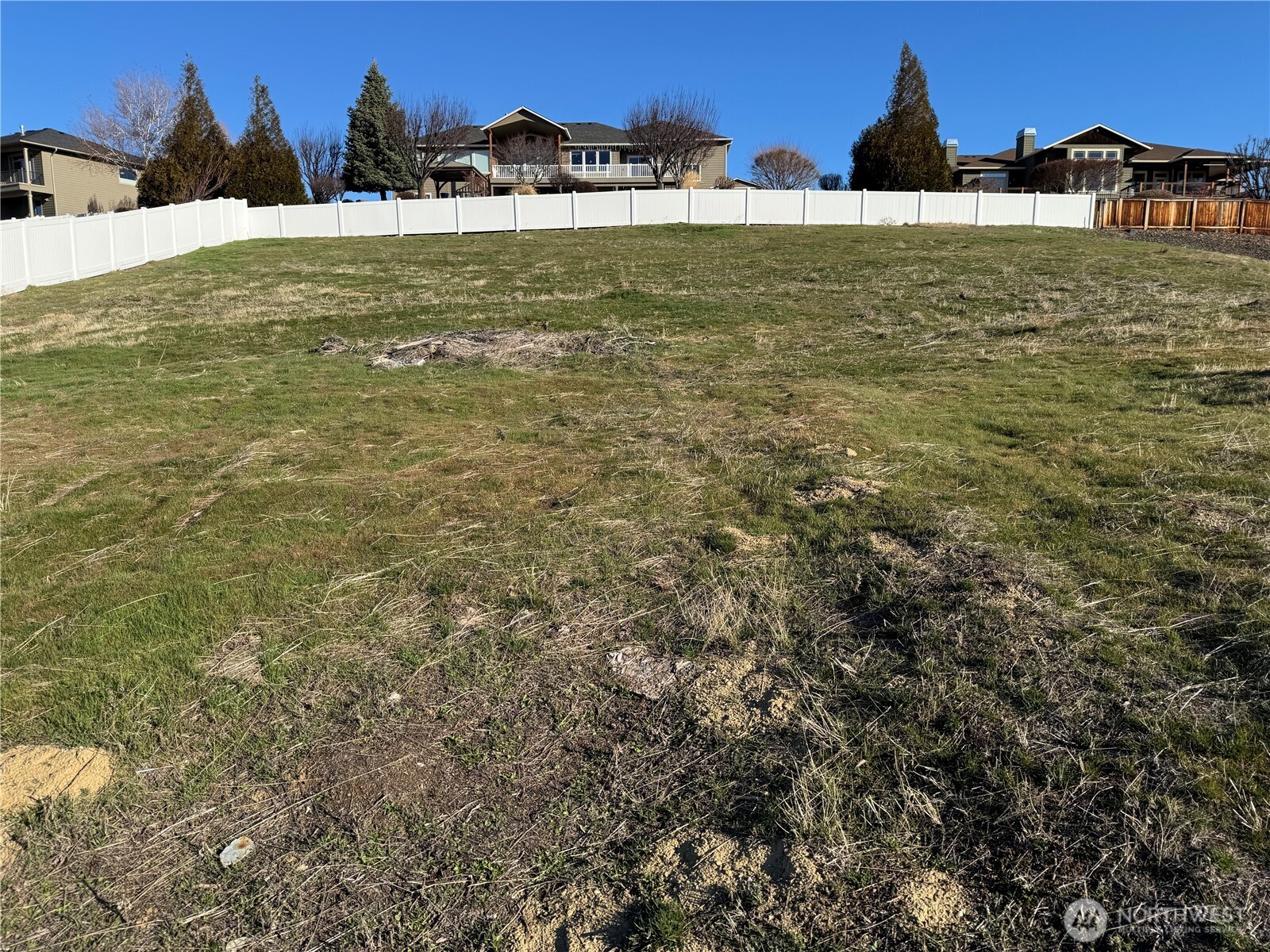 990 Sage Crest Drive Property Photo 7