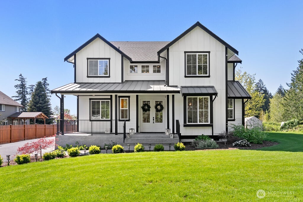 13924 13926 Bingham Avenue Property Photo