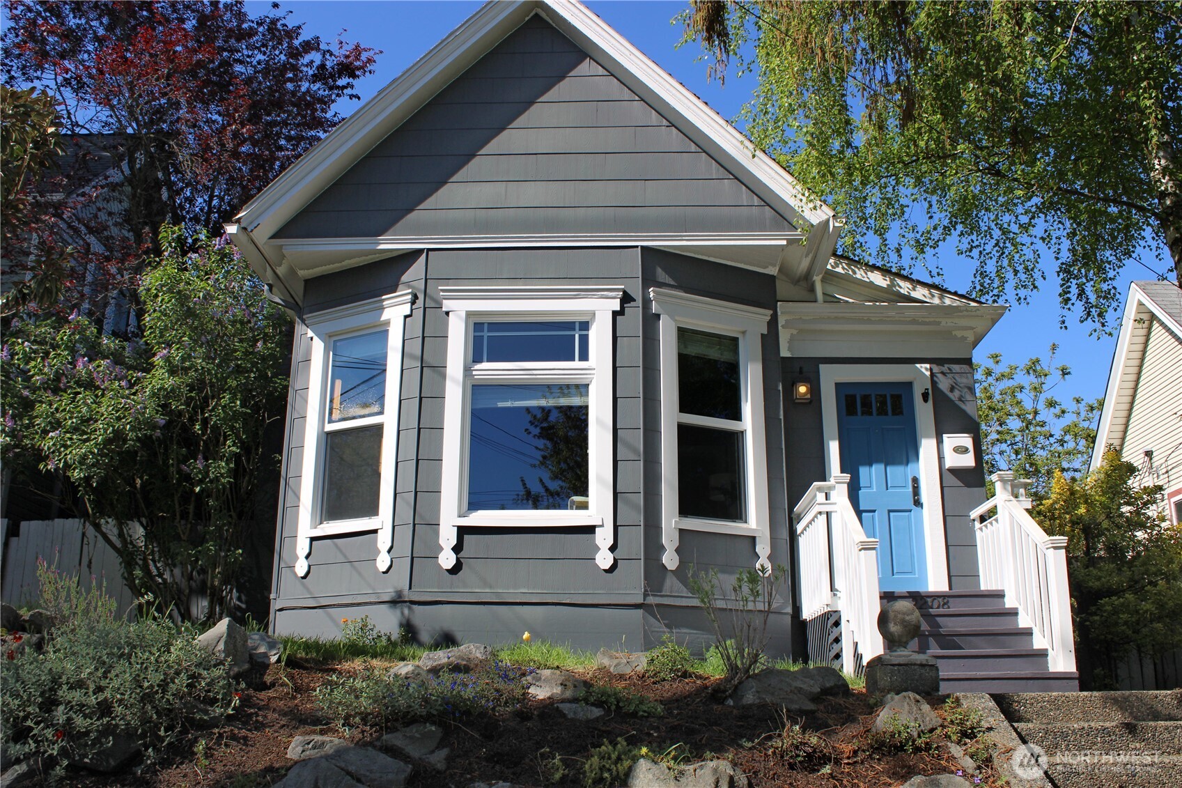 2208 E John St Property Photo