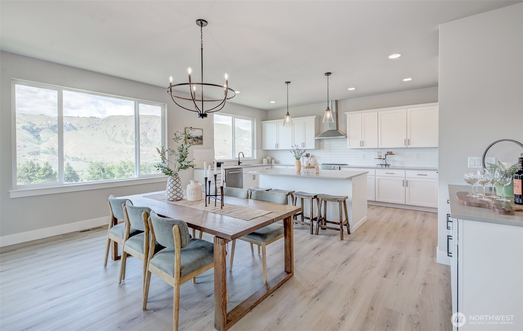 1580 S Kelvin Court Property Photo 4