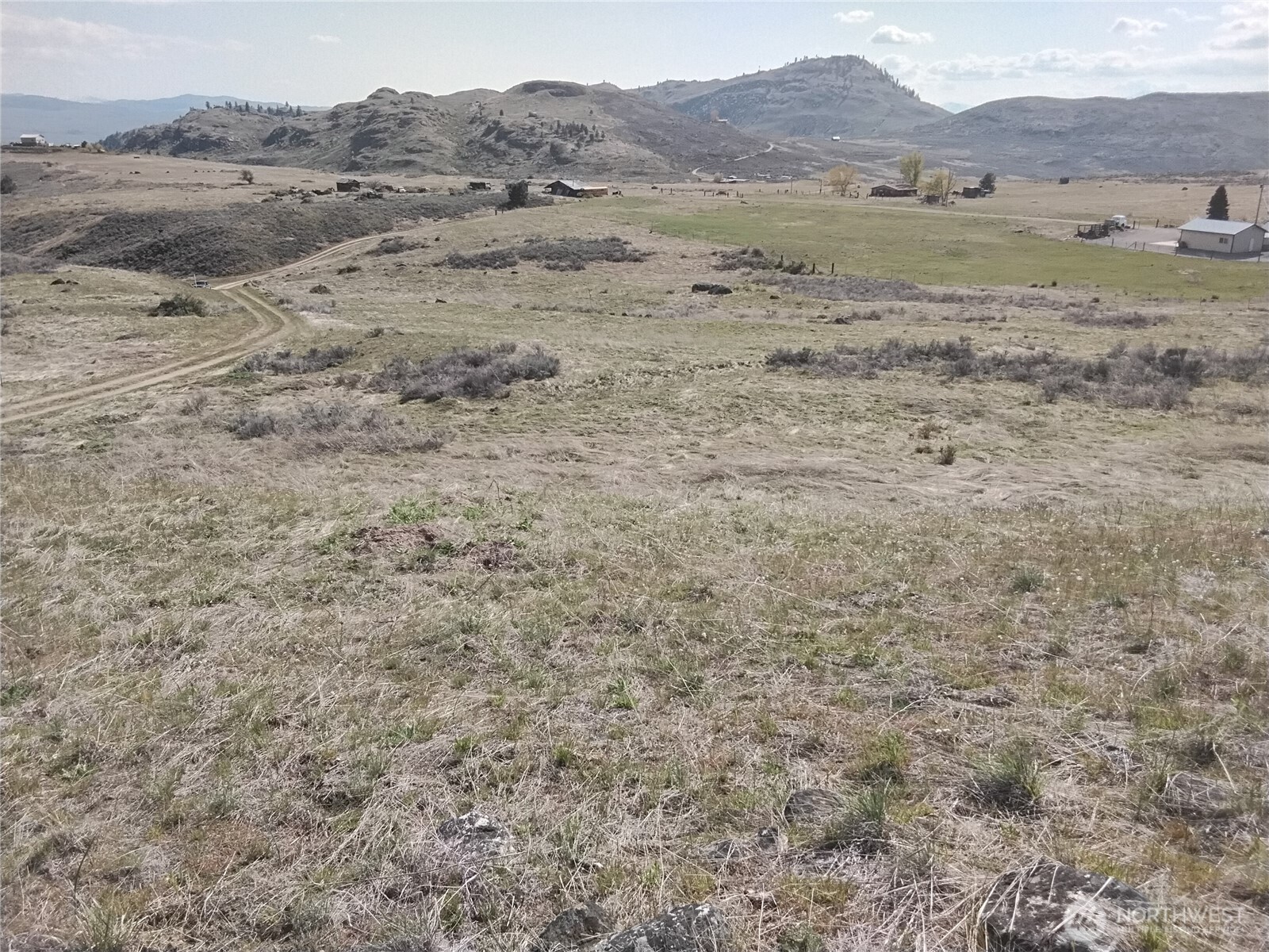 183 Round Up Road Property Photo 1