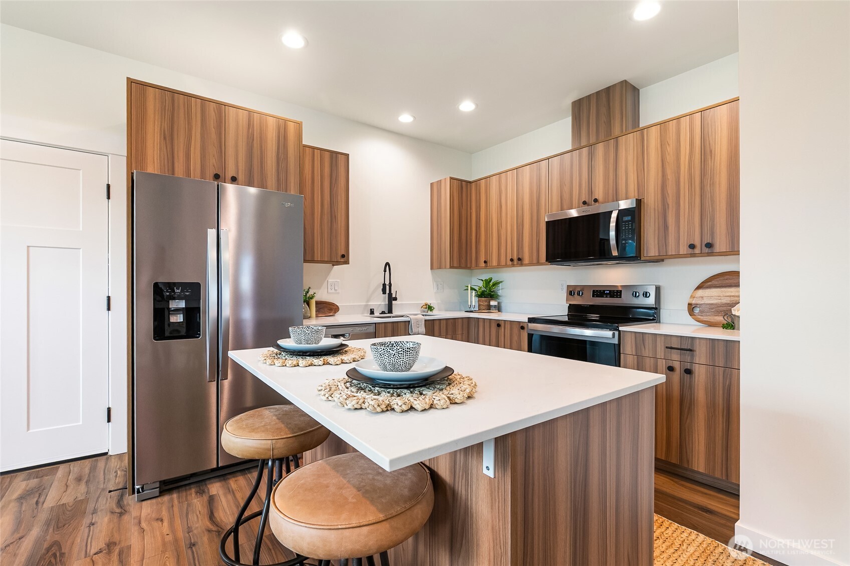 4226 Melrose Lane Property Photo 5