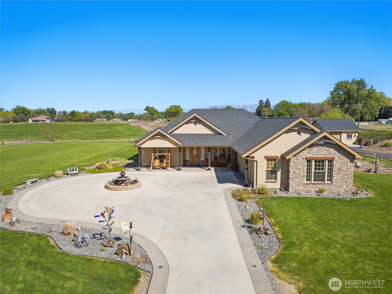 36 Ella Quintino Property Photo