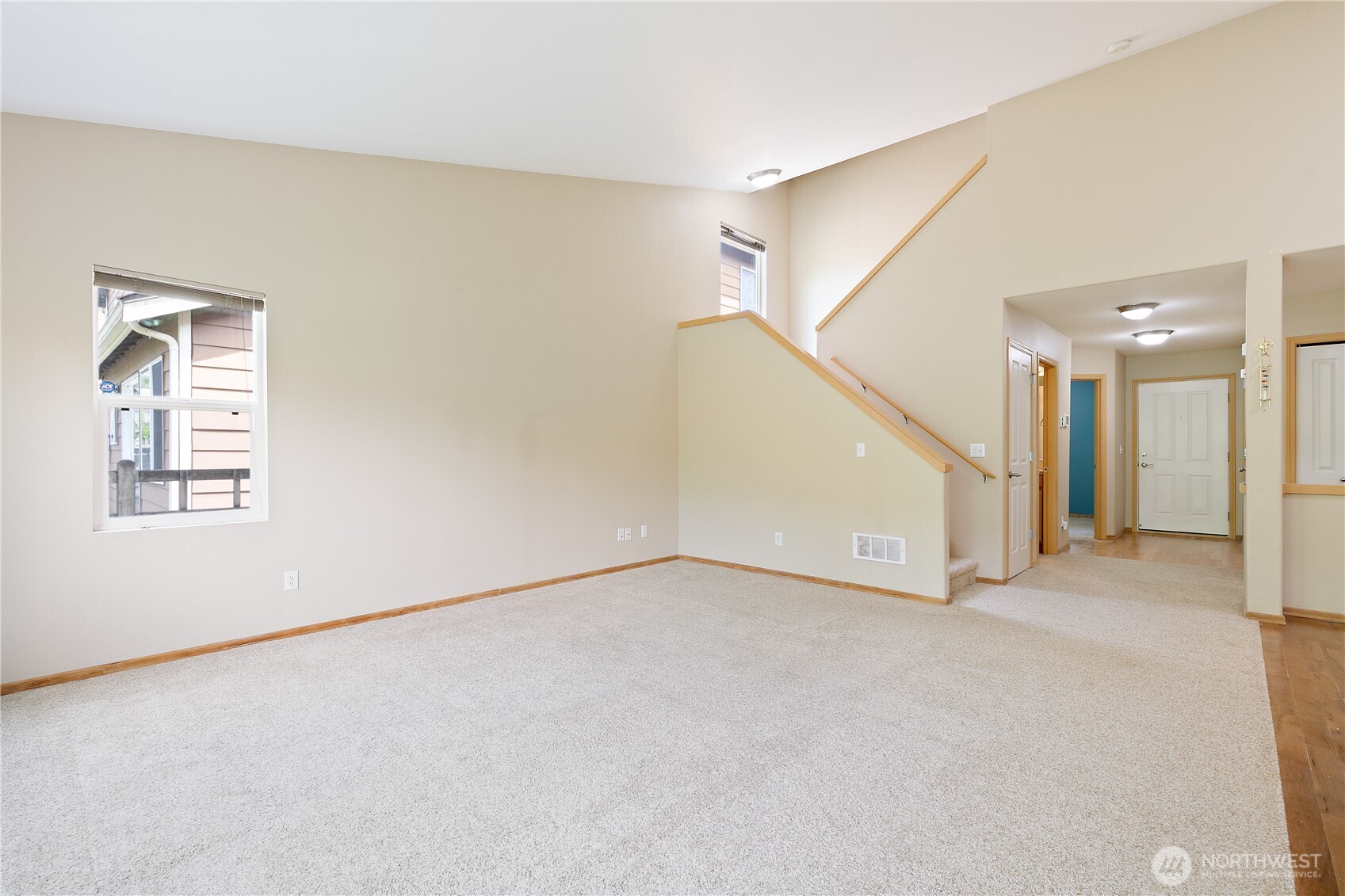 4254 Roxanna Loop Property Photo 3