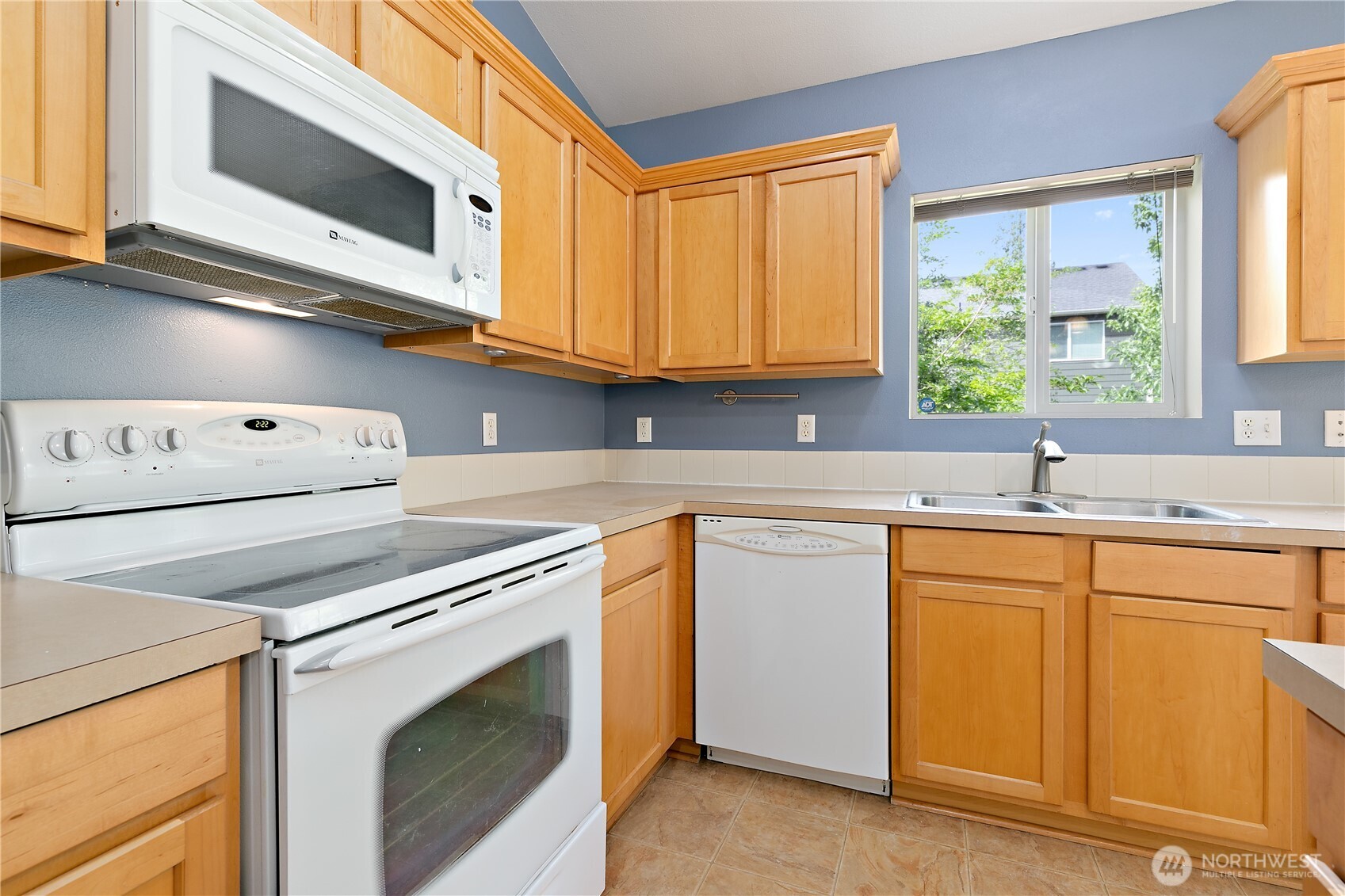 4254 Roxanna Loop Property Photo 7