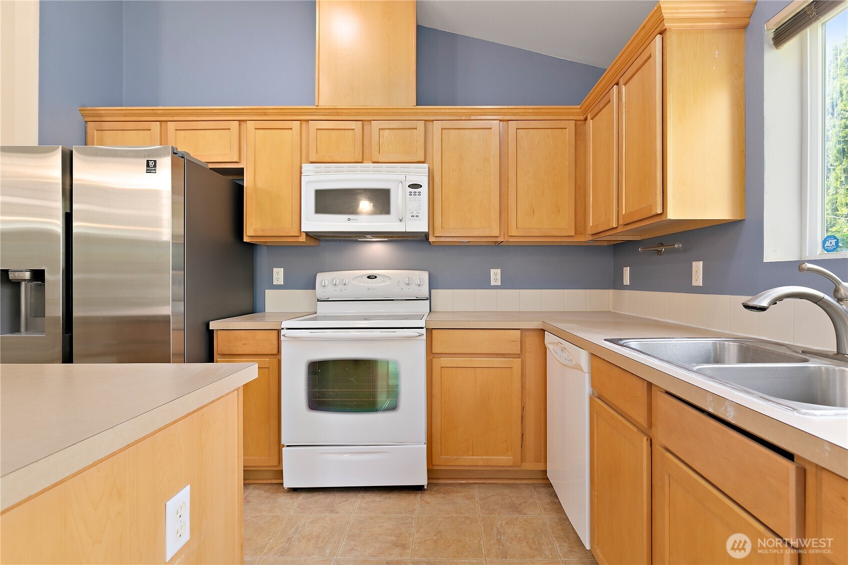 4254 Roxanna Loop Property Photo 8
