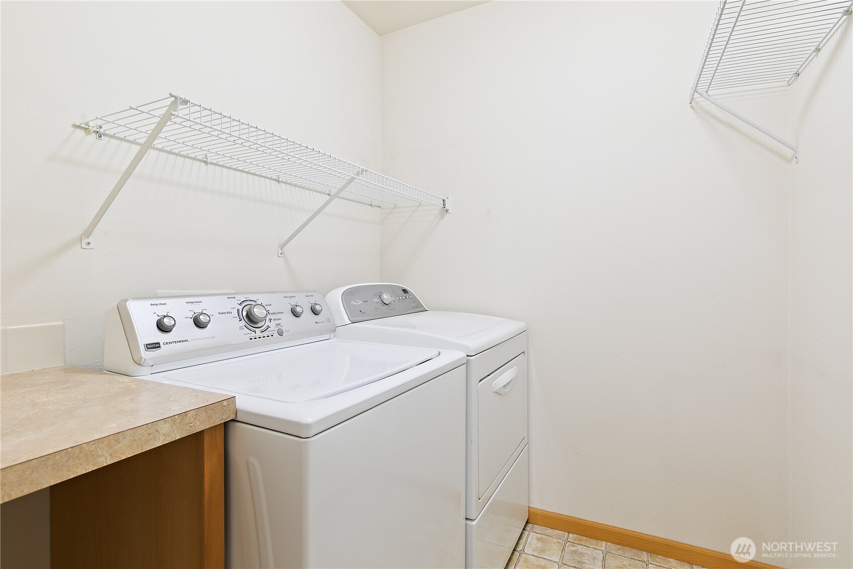 4254 Roxanna Loop Property Photo 13
