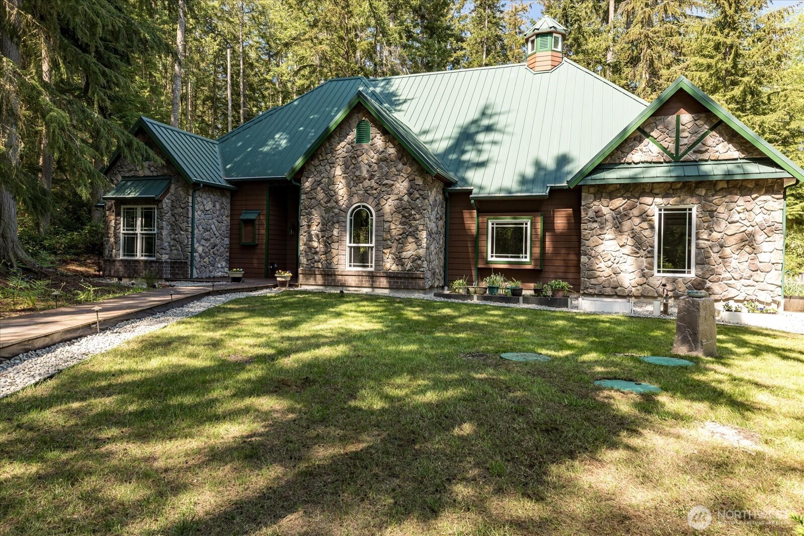 1059 Evergreen Lane Property Photo 1