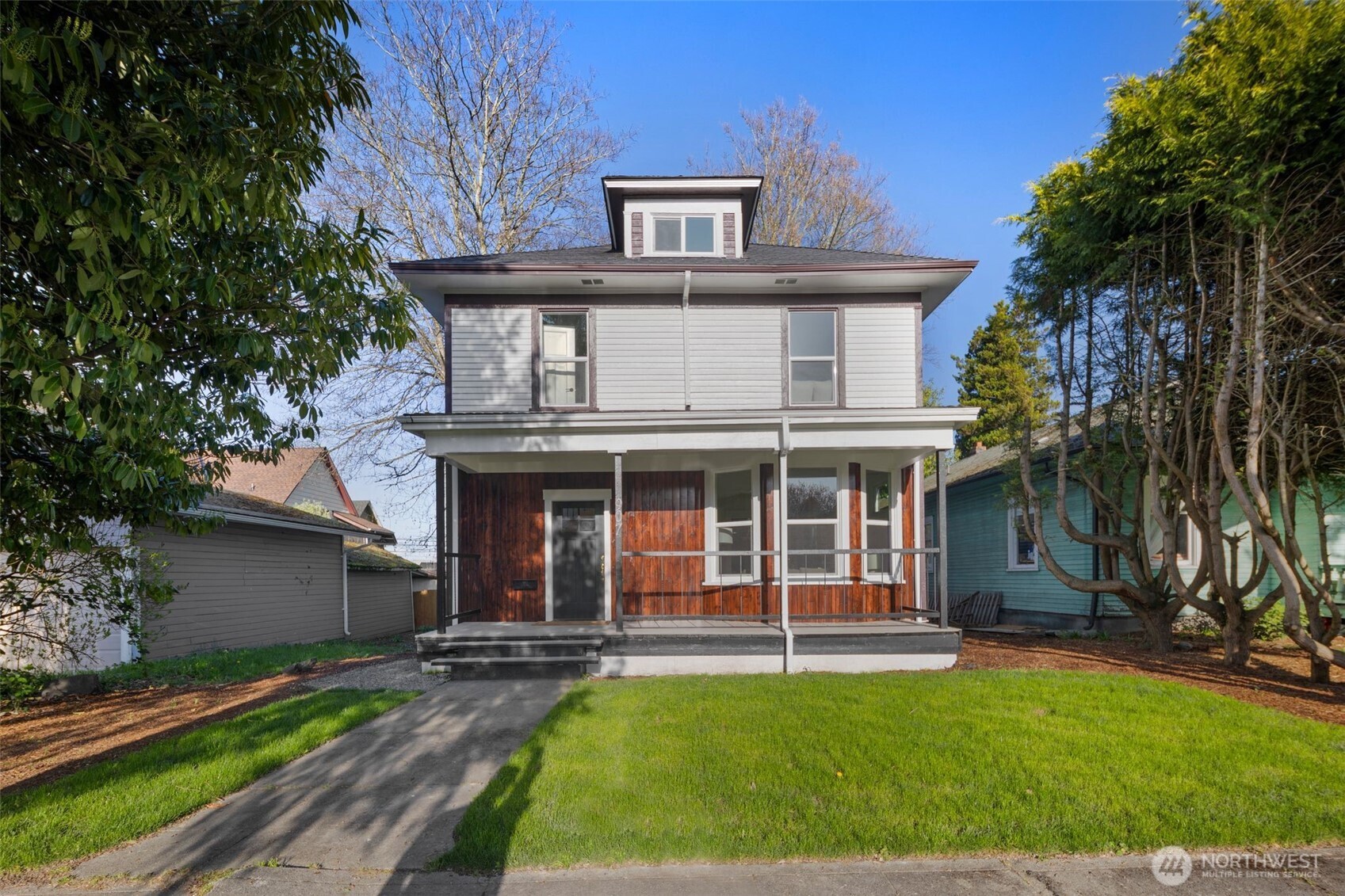 907 S Ainsworth Avenue Property Photo