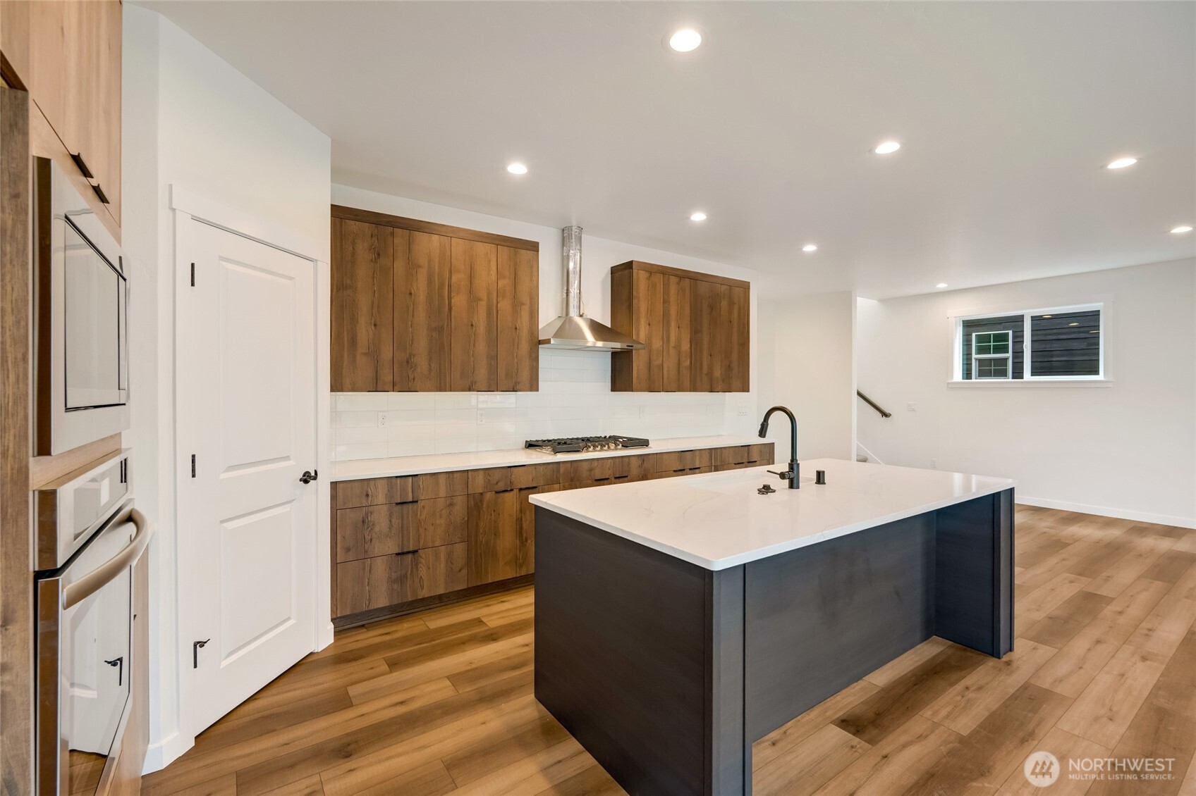 17859 26th Drive Property Photo 5