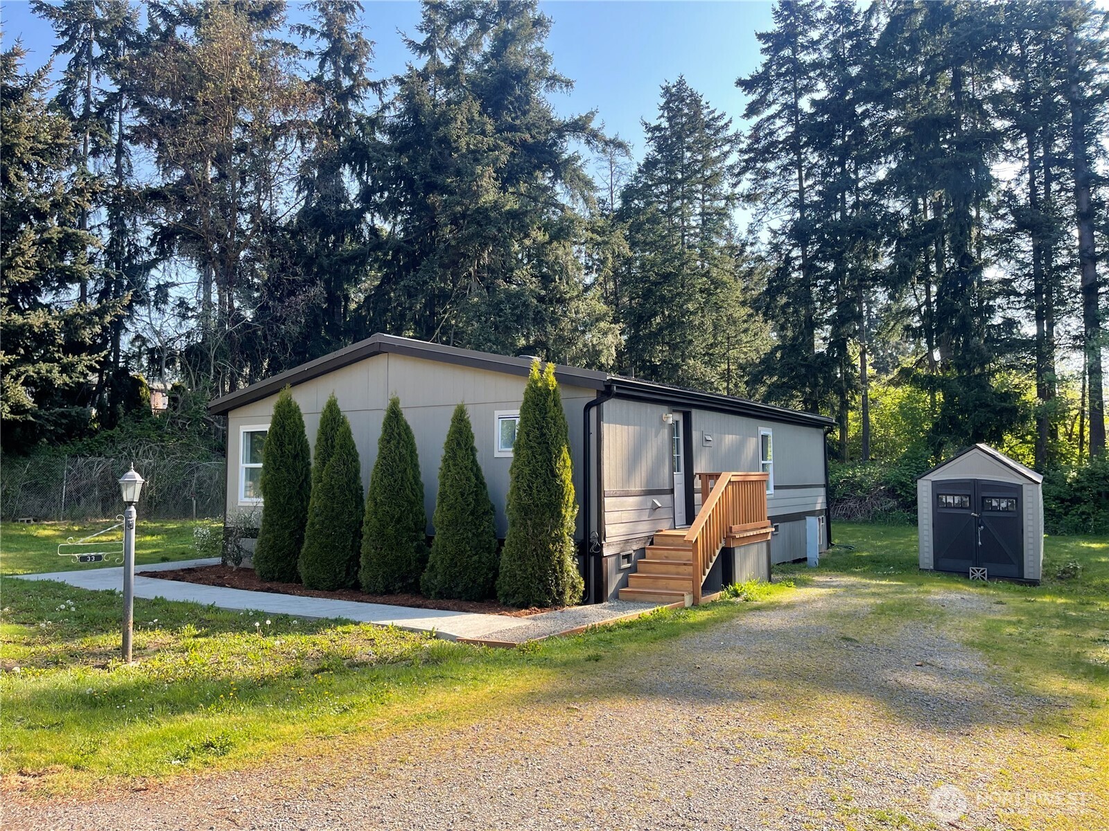 611 Cedar Avenue 33 Property Photo 3