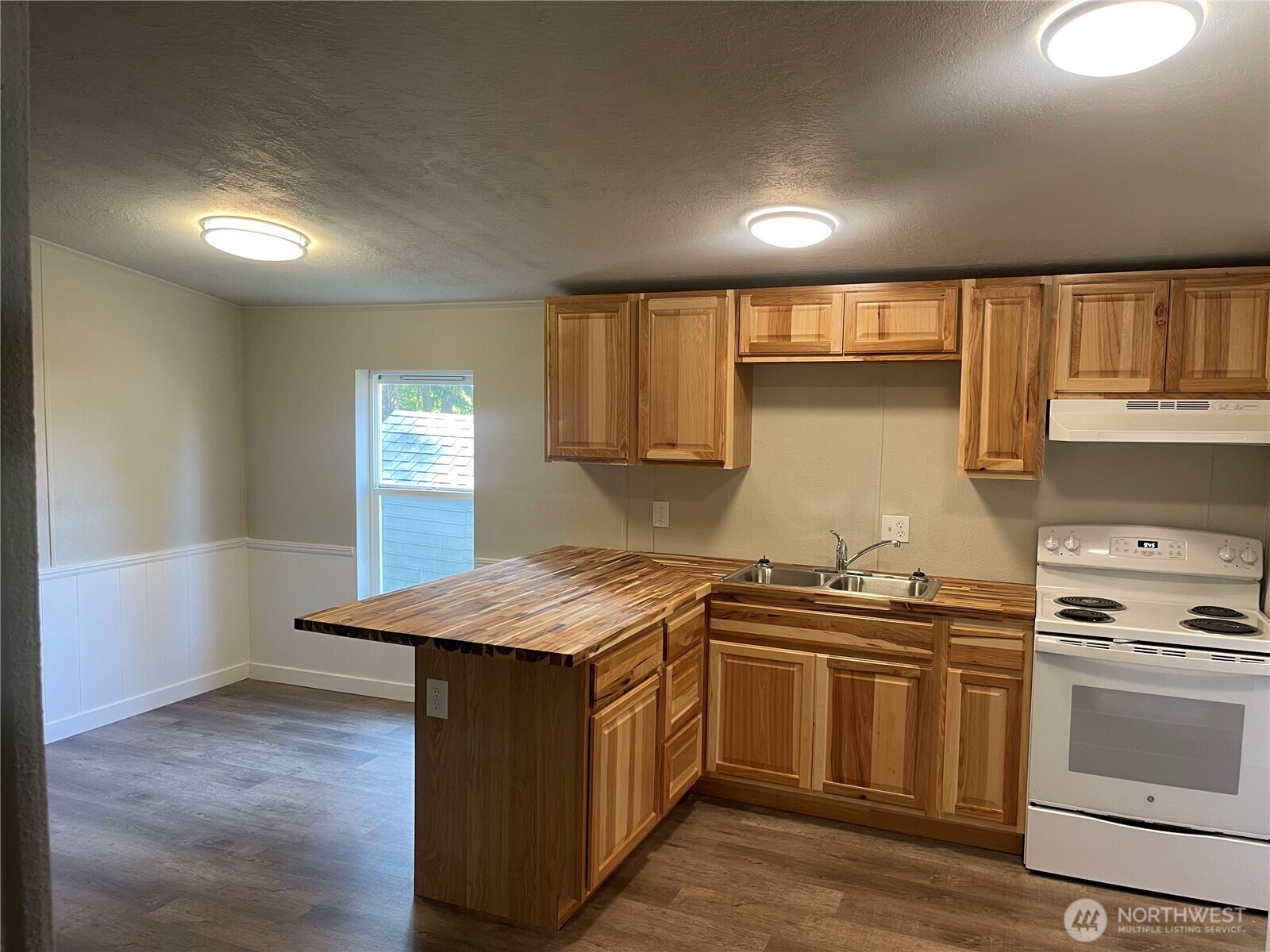 611 Cedar Avenue 33 Property Photo 8
