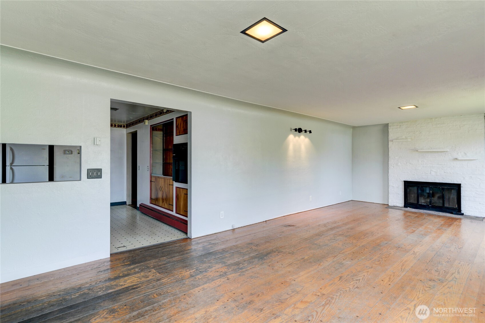 6017 S Capitol Boulevard Property Photo 8