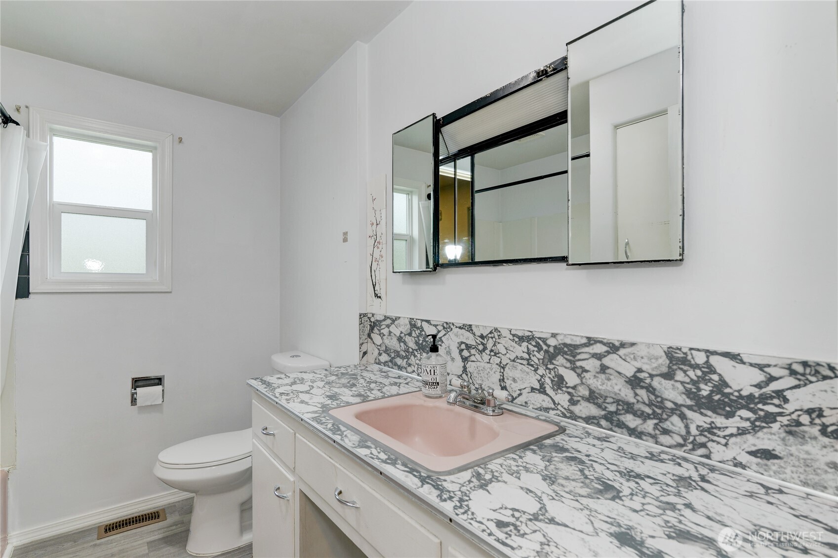 6017 S Capitol Boulevard Property Photo 19