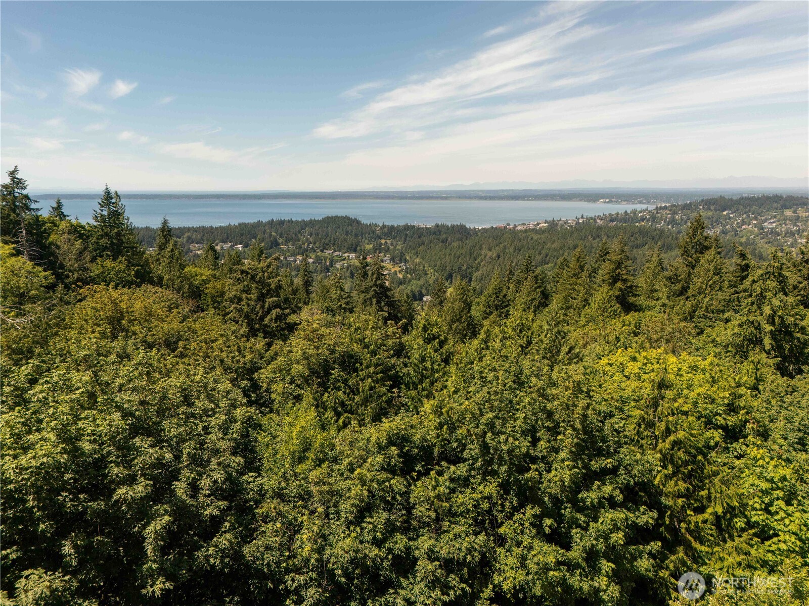 1697 Chuckanut Crest Drive Property Photo 4