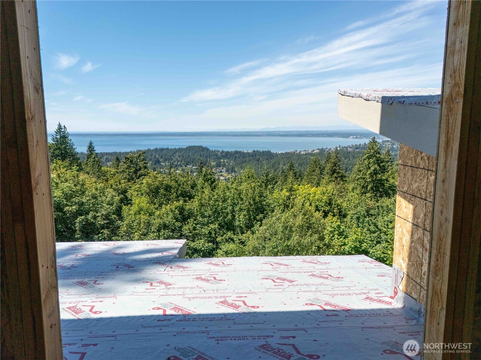 1697 Chuckanut Crest Drive Property Photo 5