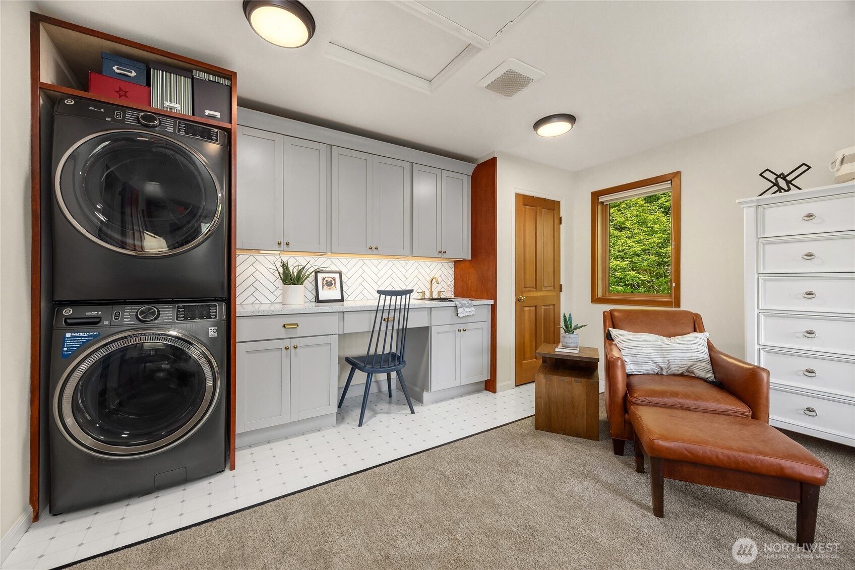 1245 High School Road Property Photo 31