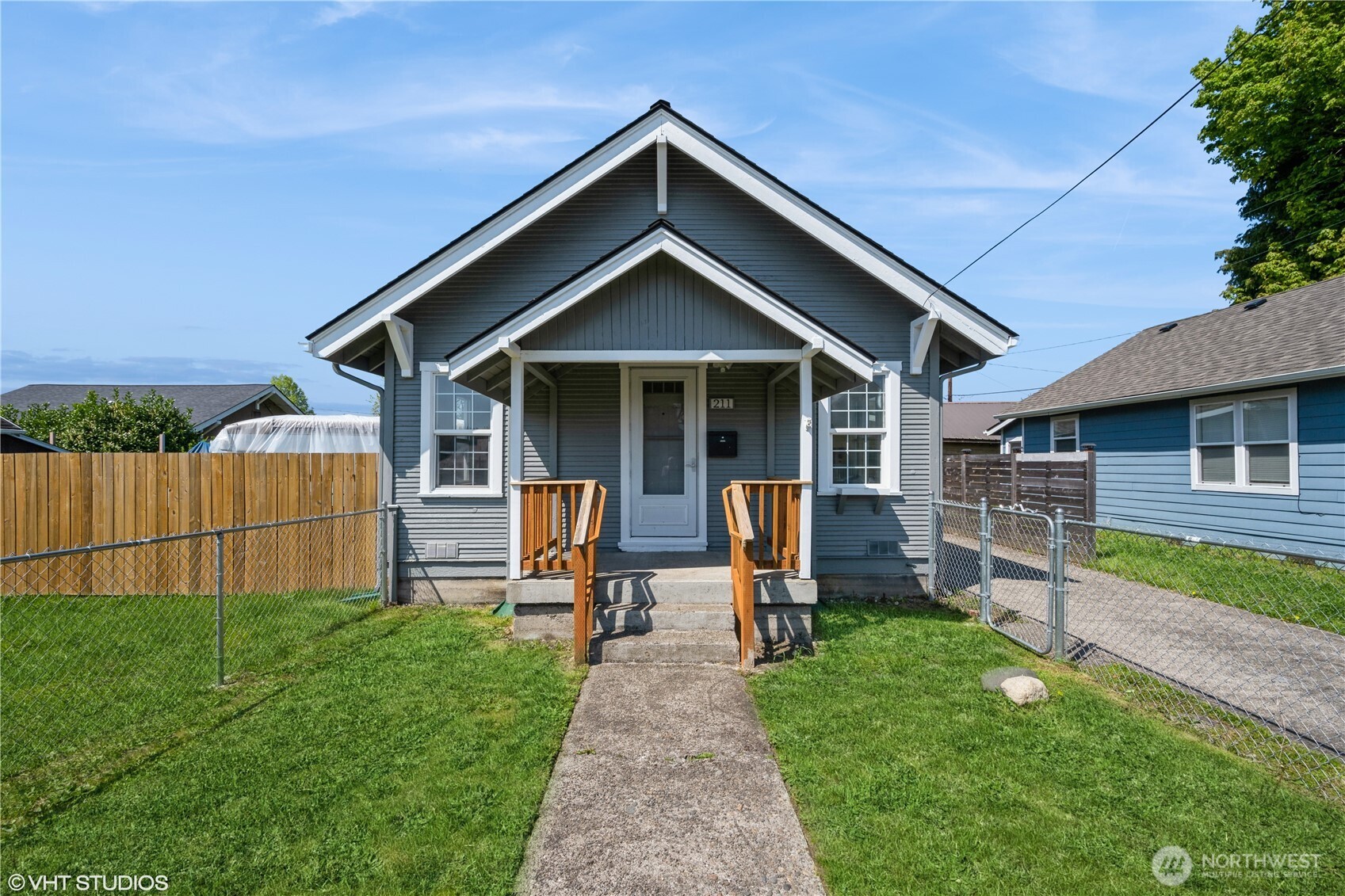 211 Yew Street Property Photo
