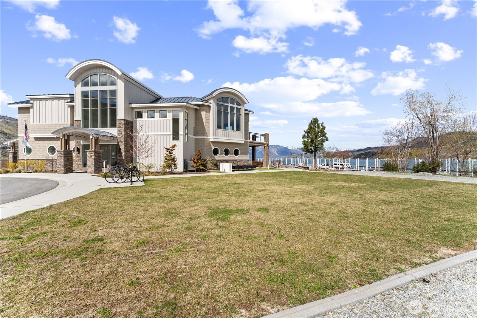 1350 W Woodin Avenue E8 Property Photo 15