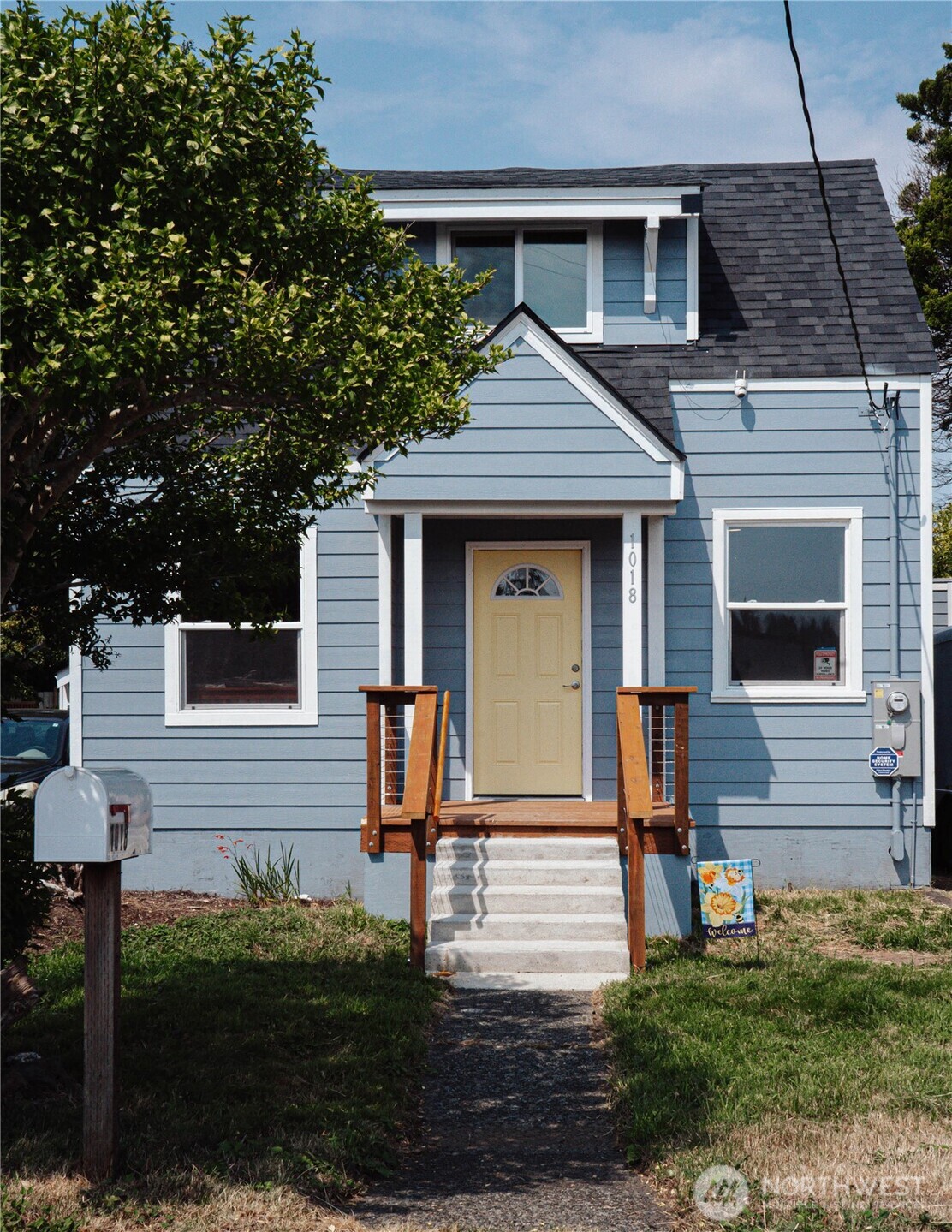 1018 W Cushing Street Property Photo 1