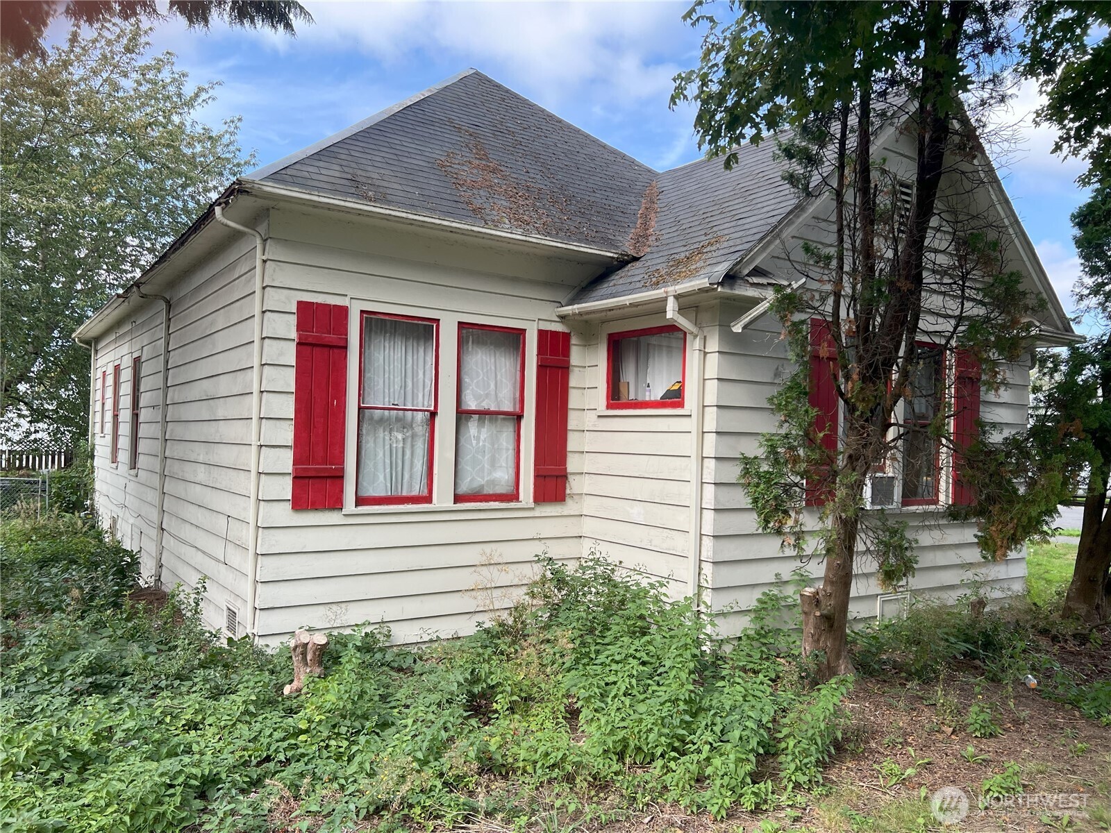 501 Burnett Avenue Property Photo 1