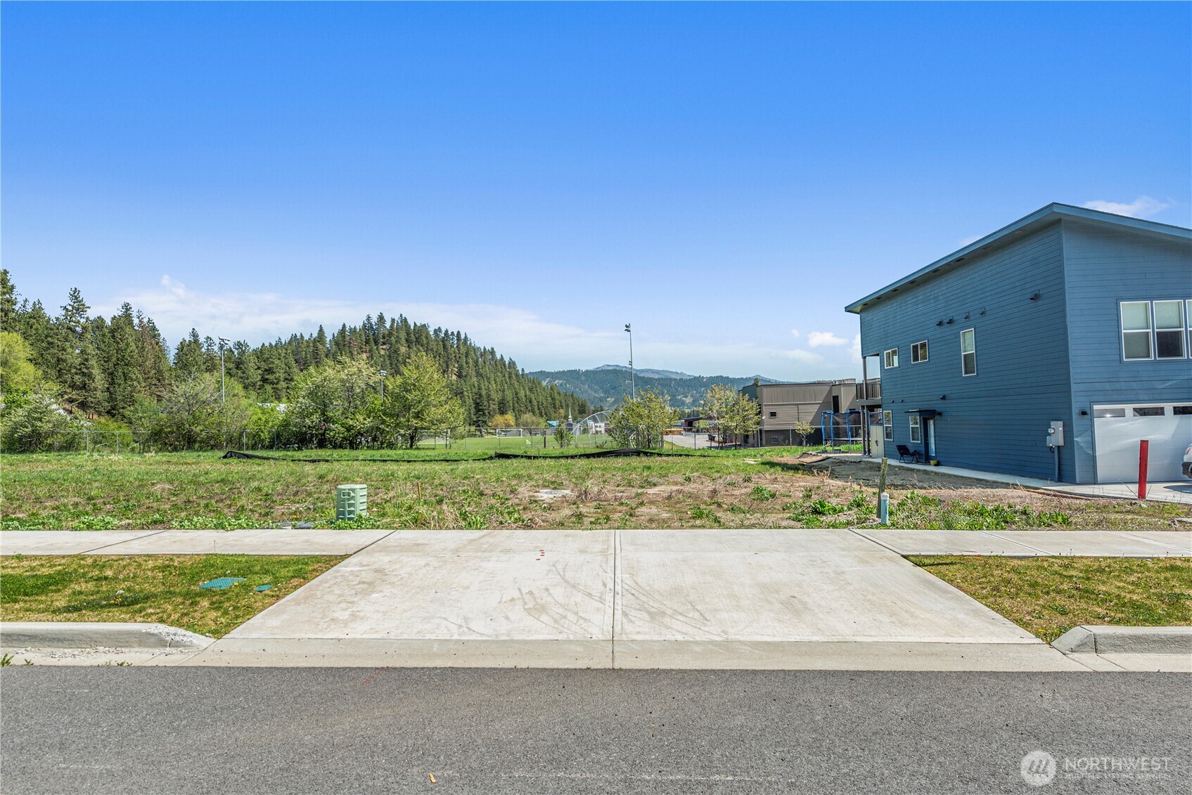 648 Central Property Photo 1