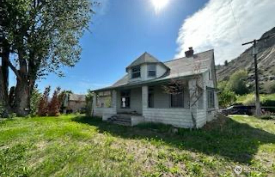 193 Golden Road Property Photo 1