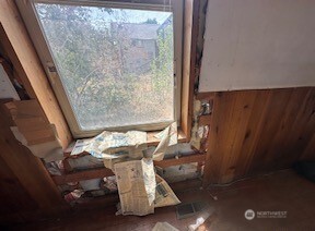 193 Golden Road Property Photo 15