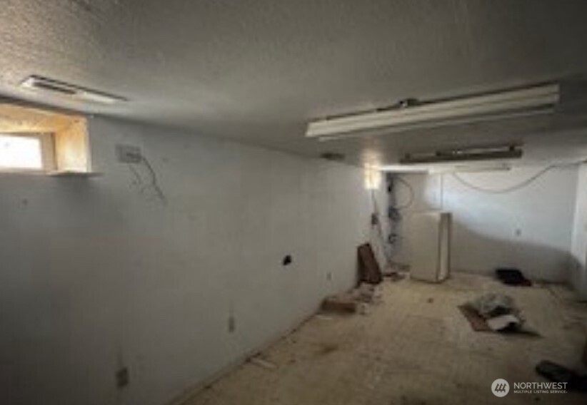 193 Golden Road Property Photo 19