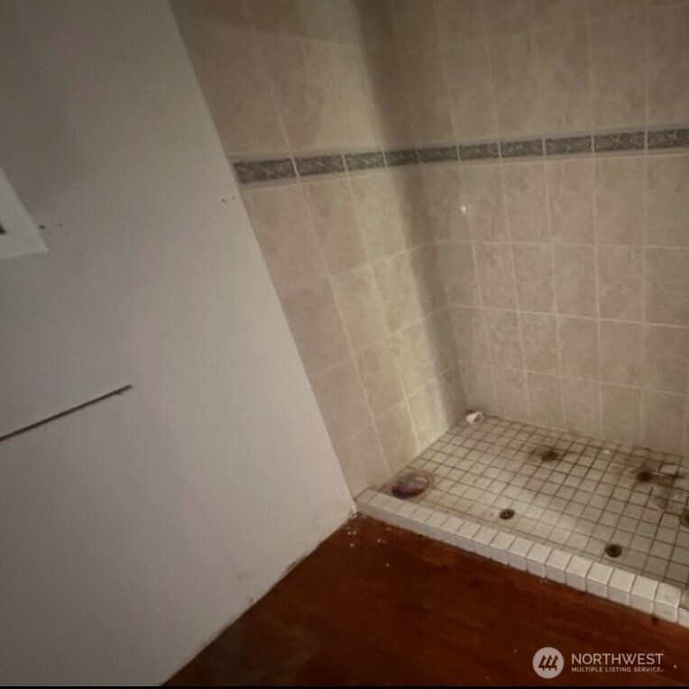 193 Golden Road Property Photo 20