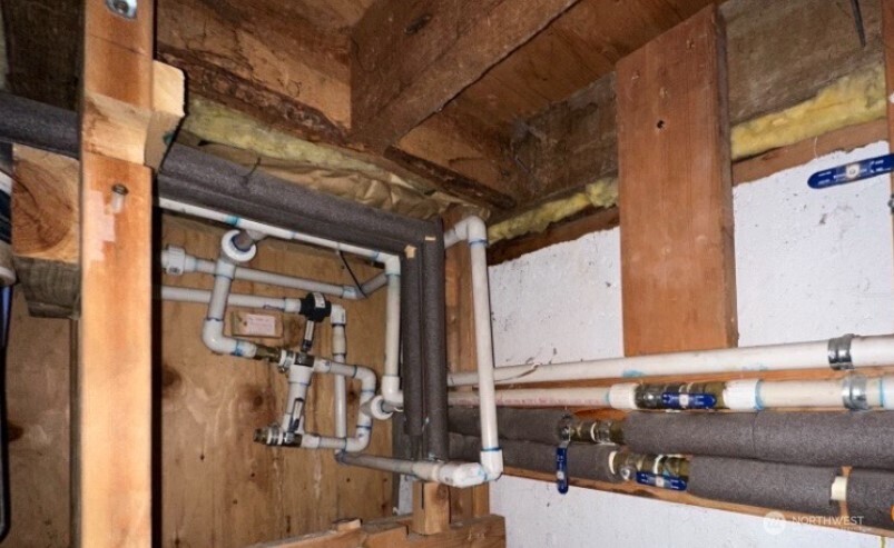 193 Golden Road Property Photo 21