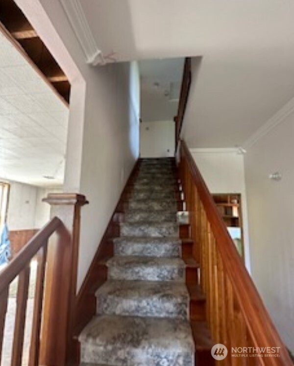 193 Golden Road Property Photo 25