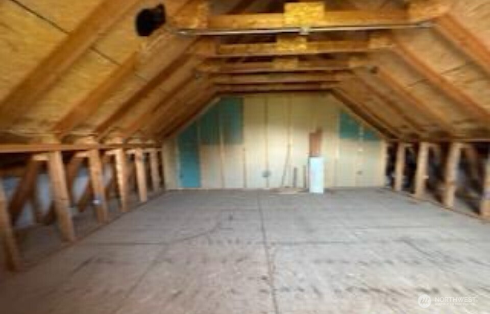 193 Golden Road Property Photo 31