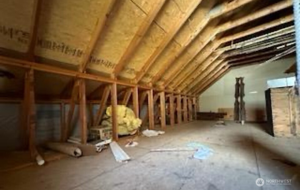 193 Golden Road Property Photo 34