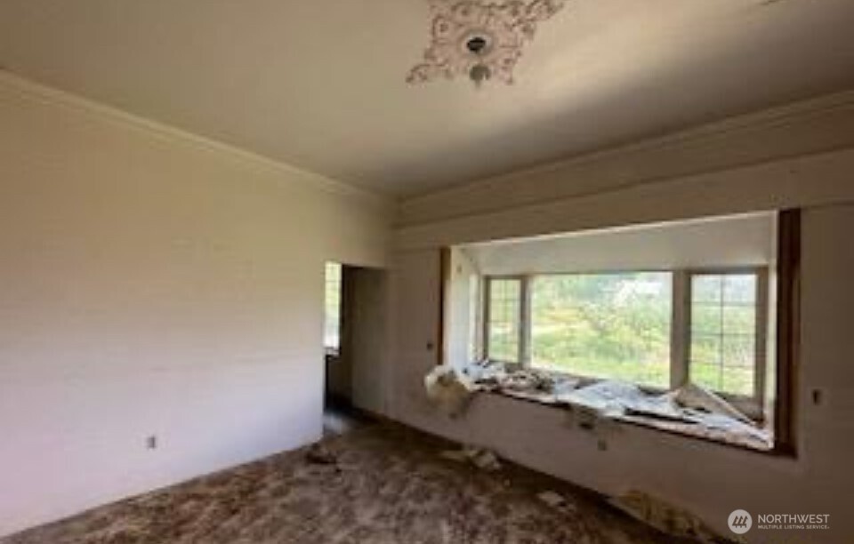 193 Golden Road Property Photo 36