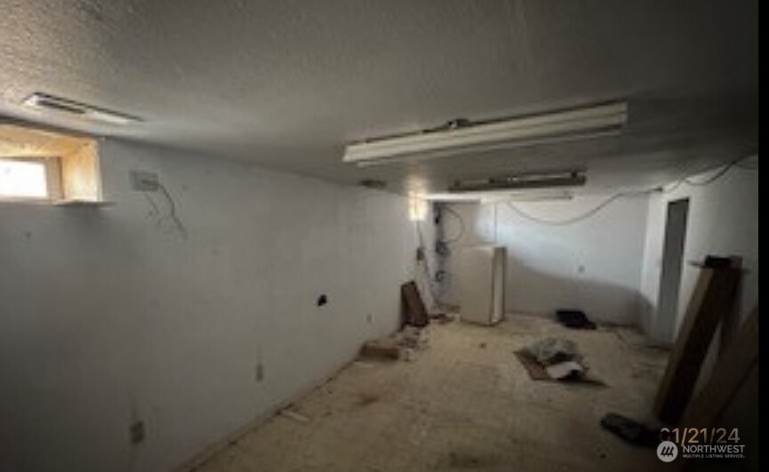 193 Golden Road Property Photo 37