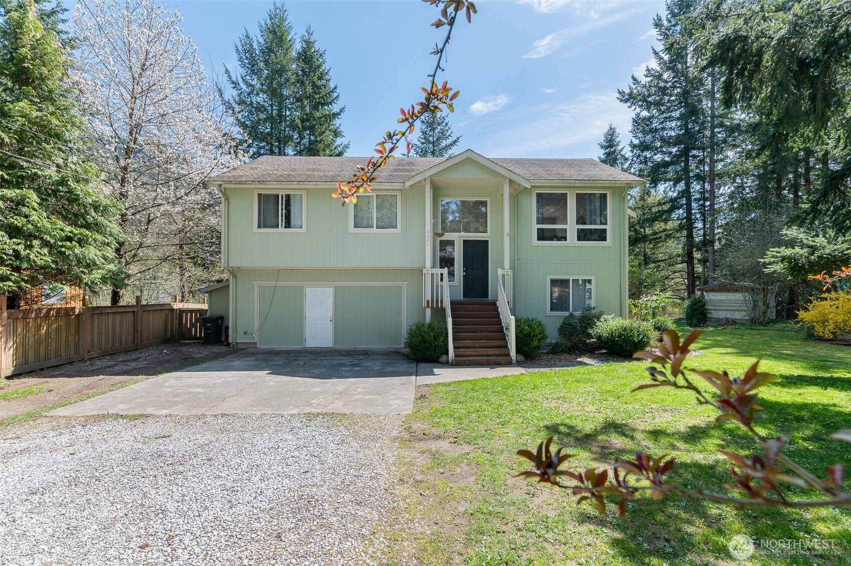 6331 Overland Trail Property Photo 1