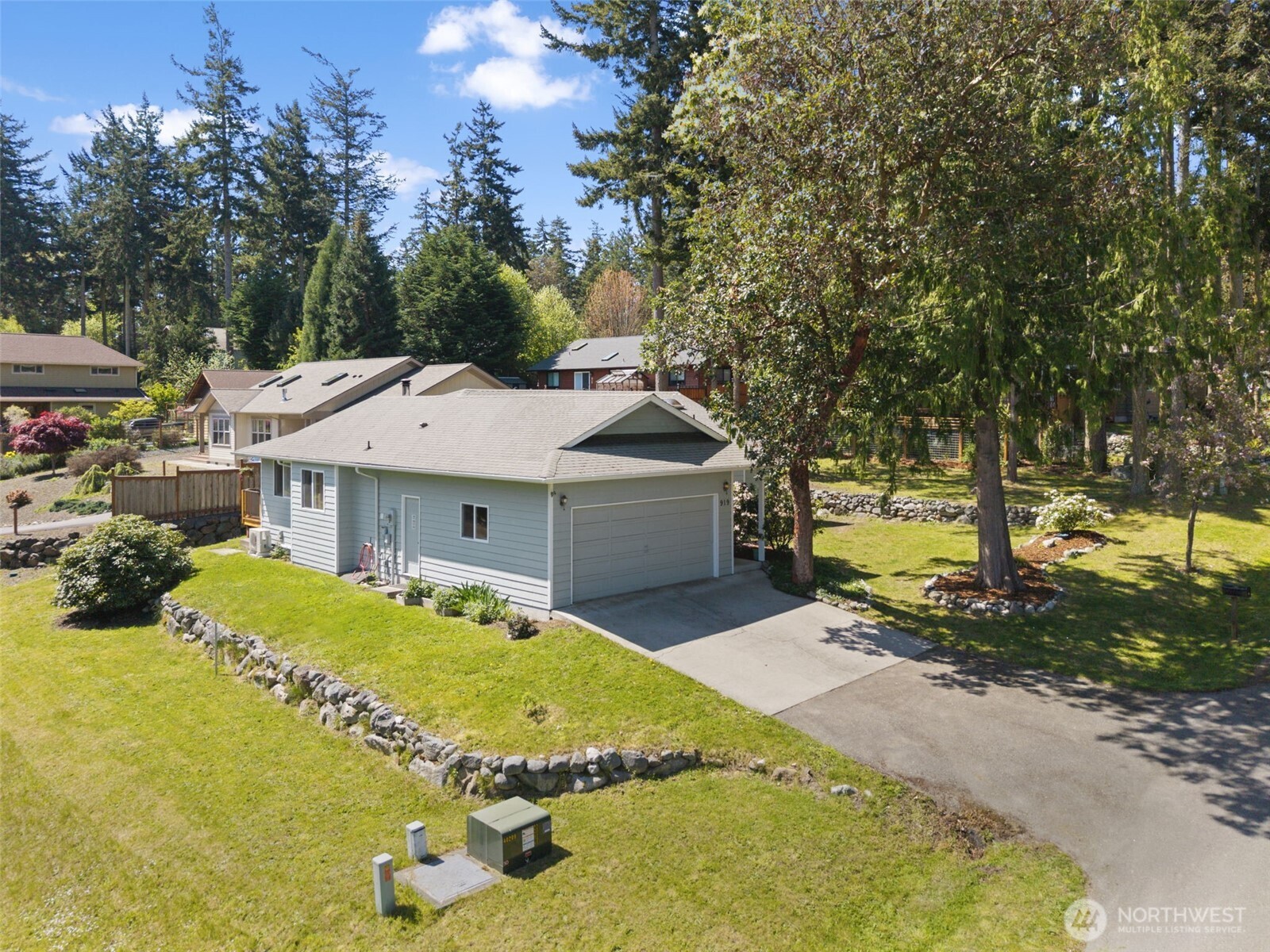919 43rd Street Property Photo 3
