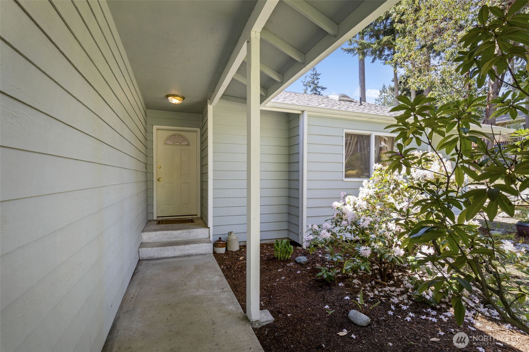 919 43rd Street Property Photo 4