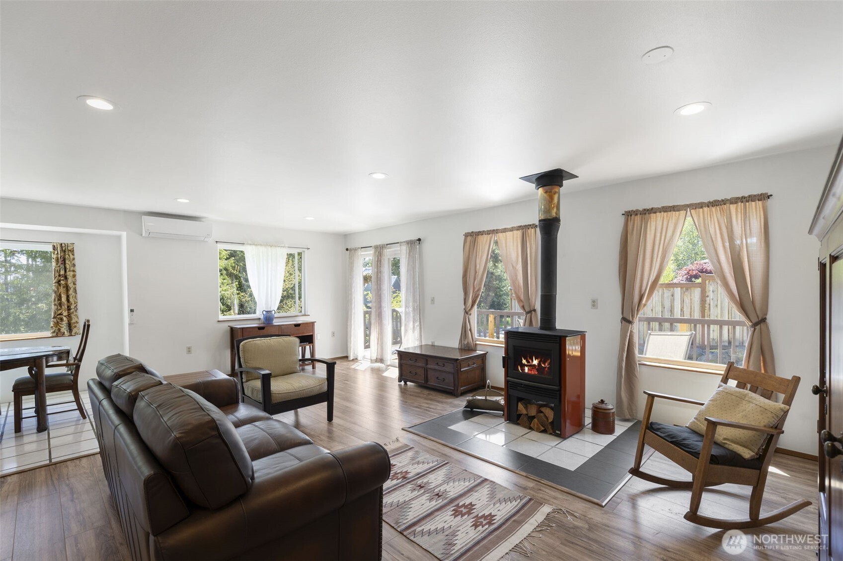919 43rd Street Property Photo 6