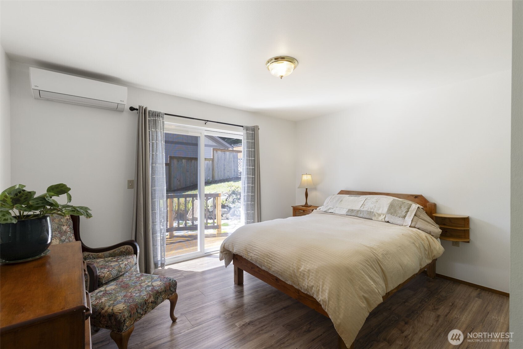 919 43rd Street Property Photo 15