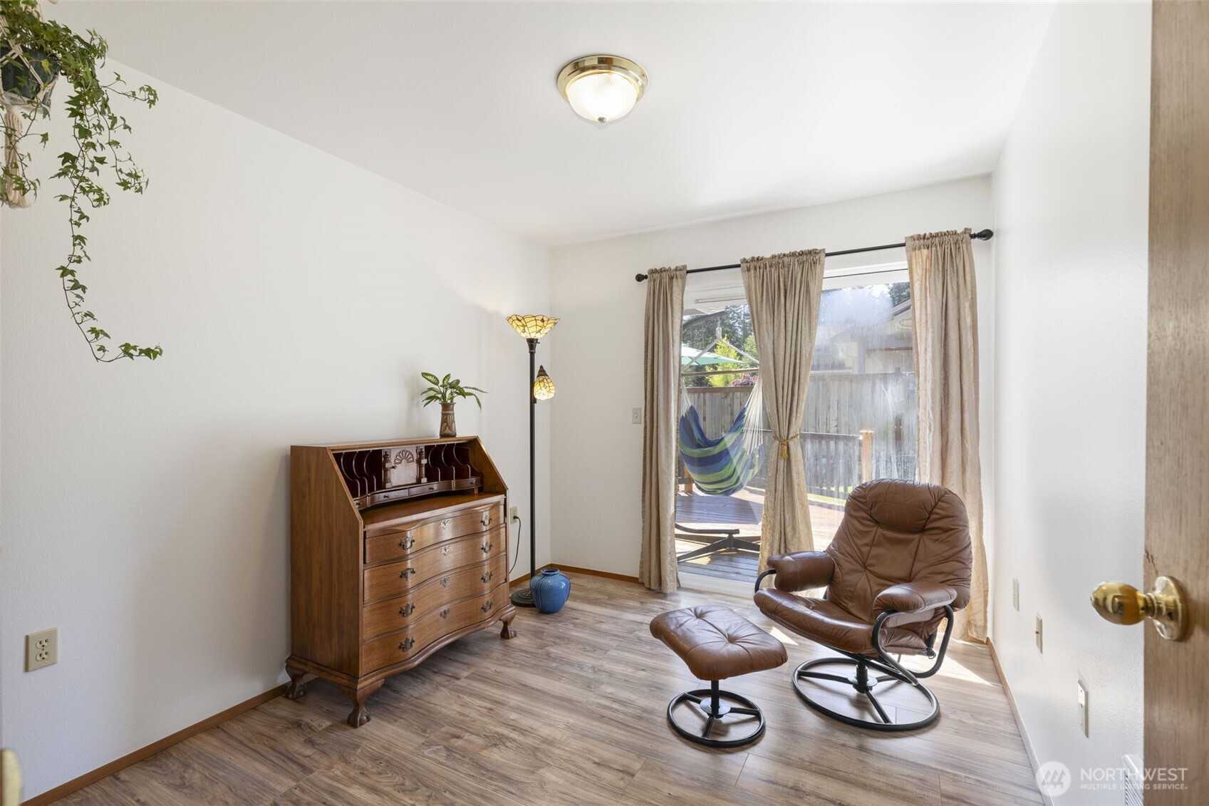 919 43rd Street Property Photo 20