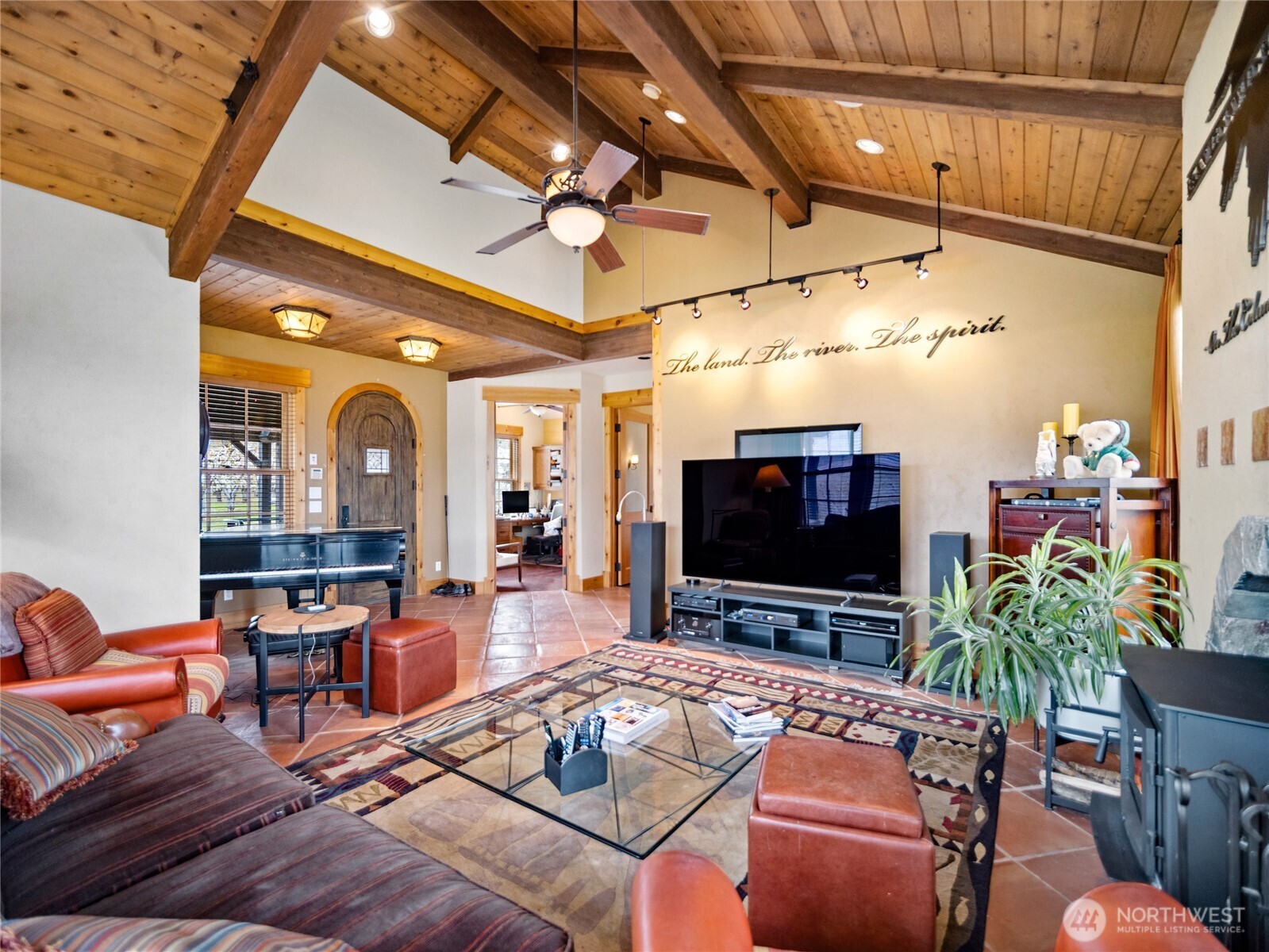 5814 Colockum Road Property Photo 7